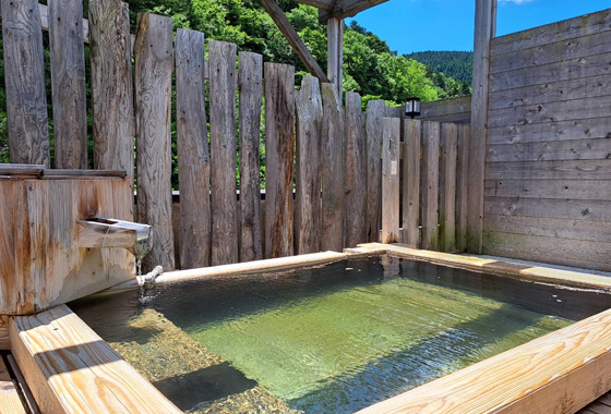 露天風呂・山の湯